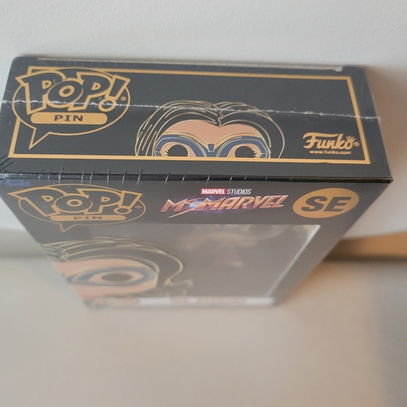 Ms. Marvel Enamel Pin ~ Funko Pop ~ Disney Studios ~ NWT/NIB ~ Cute~ FINAL PRICE - Picture 4 of 13